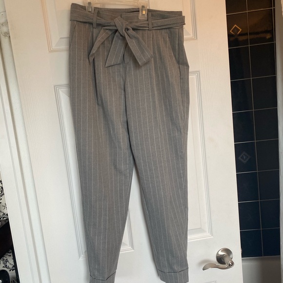 Banana Republic full length Tapered Pant - grey - Picture 3 of 4